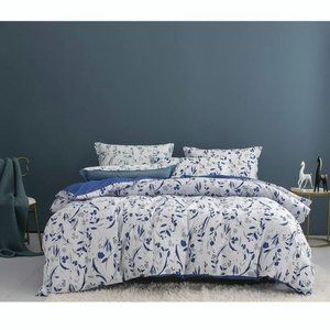 Ultra Soft Brushed Microfiber Bedding Set with Button Closure  Twilight Blue
